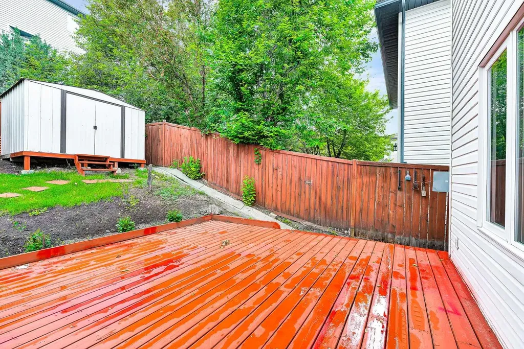 332 Harvest Hills Drive NE Calgary AB T3K 4H7