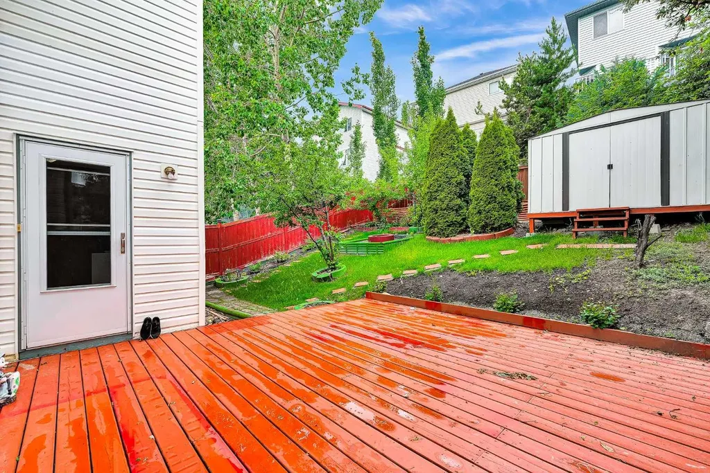 332 Harvest Hills Drive NE Calgary AB T3K 4H7