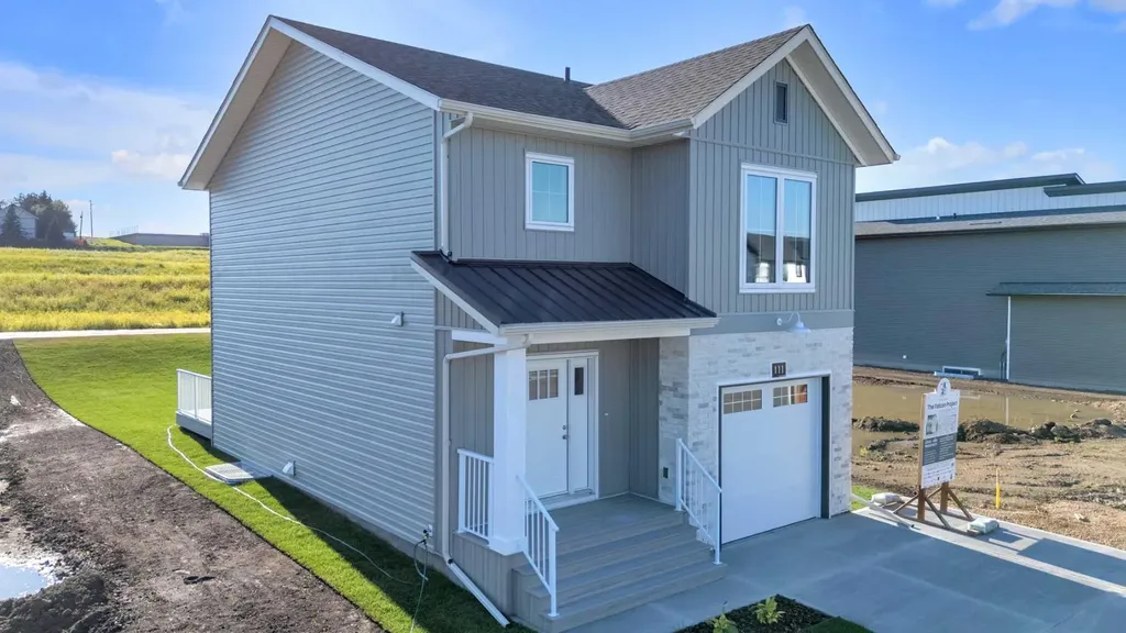 107 Hampton Crescent Sylvan Lake AB T4S 0X4