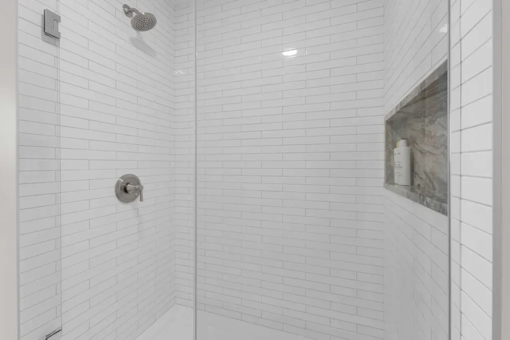 107 Hampton Crescent Sylvan Lake AB T4S 0X4