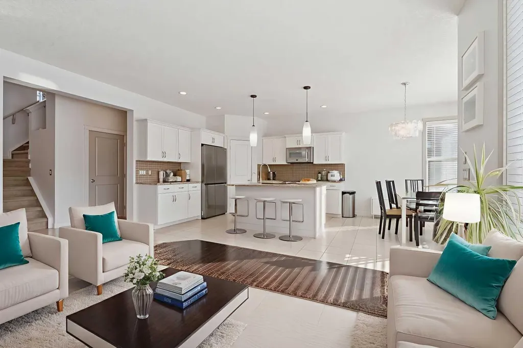 47 Everbrook Crescent SW Calgary AB T2Y 0J2