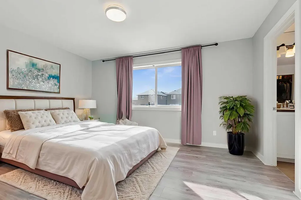 47 Everbrook Crescent SW Calgary AB T2Y 0J2