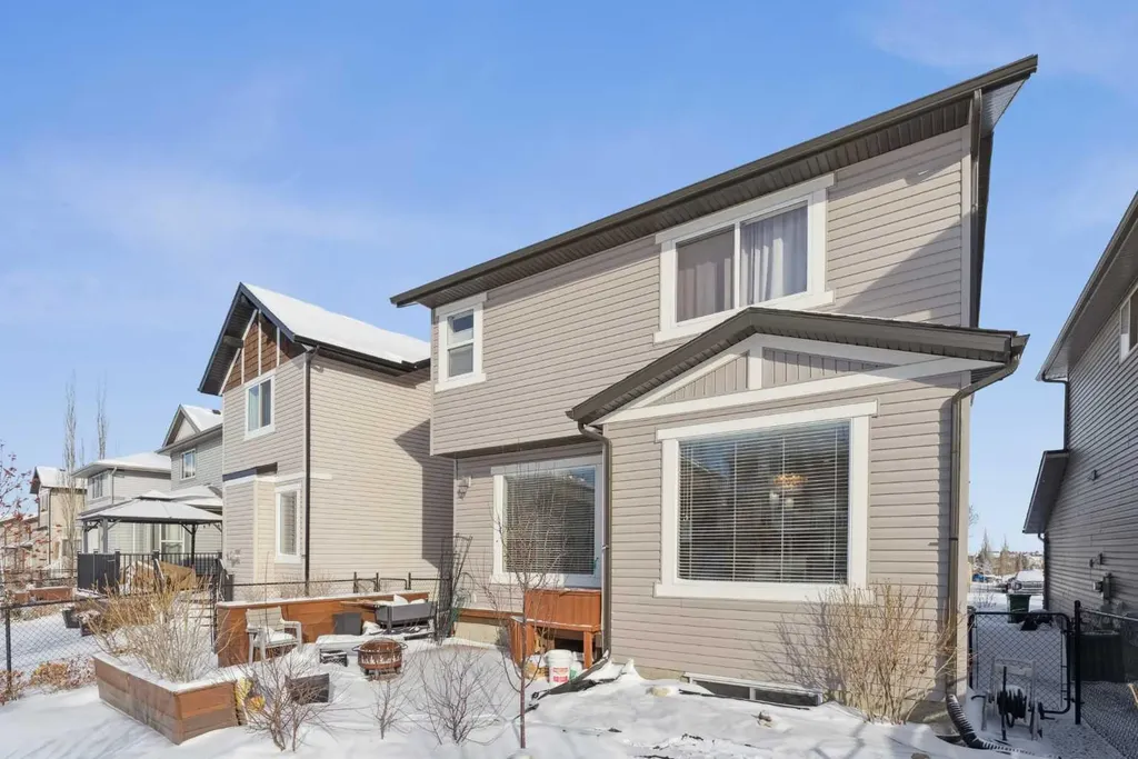47 Everbrook Crescent SW Calgary AB T2Y 0J2