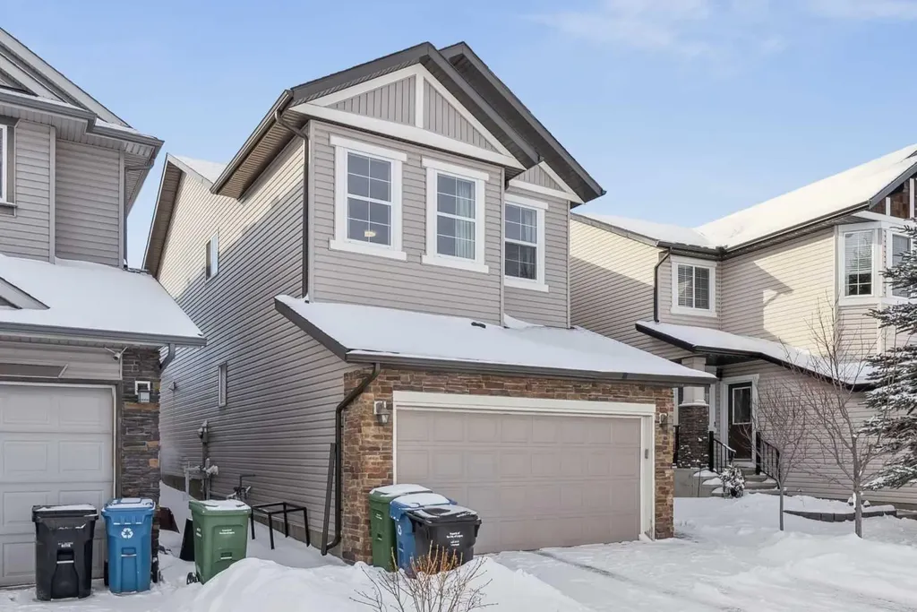 47 Everbrook Crescent SW Calgary AB T2Y 0J2