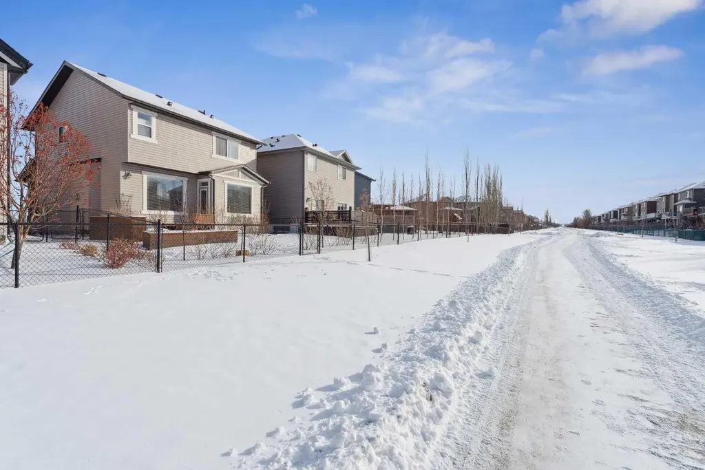 47 Everbrook Crescent SW Calgary AB T2Y 0J2