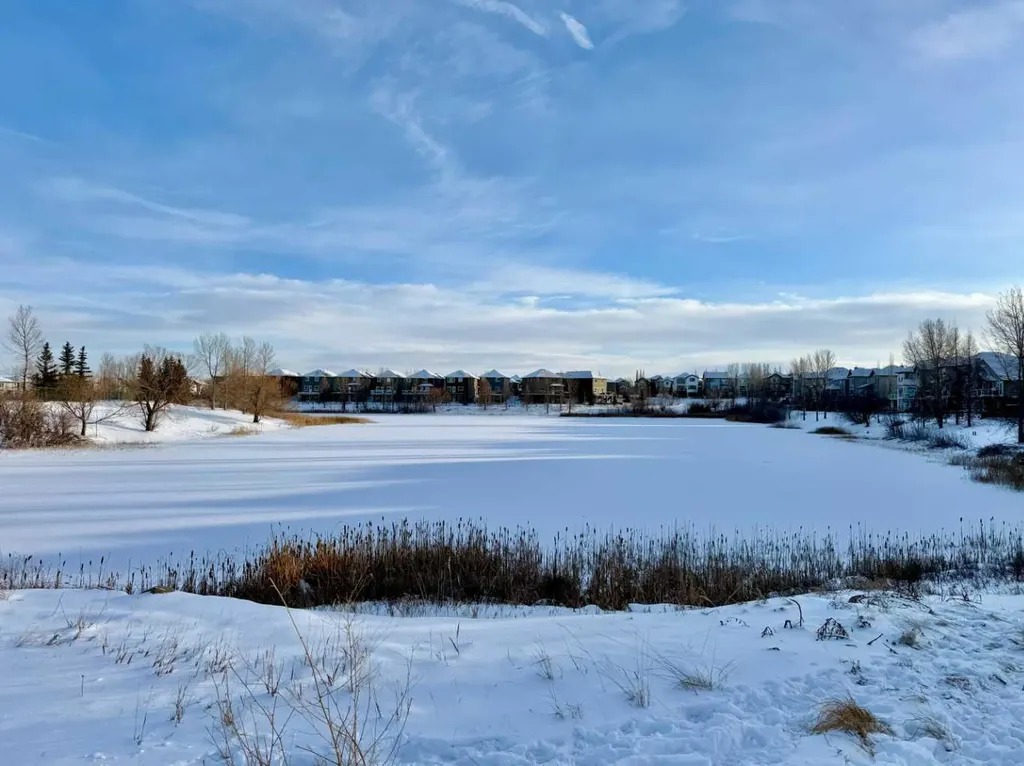 47 Everbrook Crescent SW Calgary AB T2Y 0J2