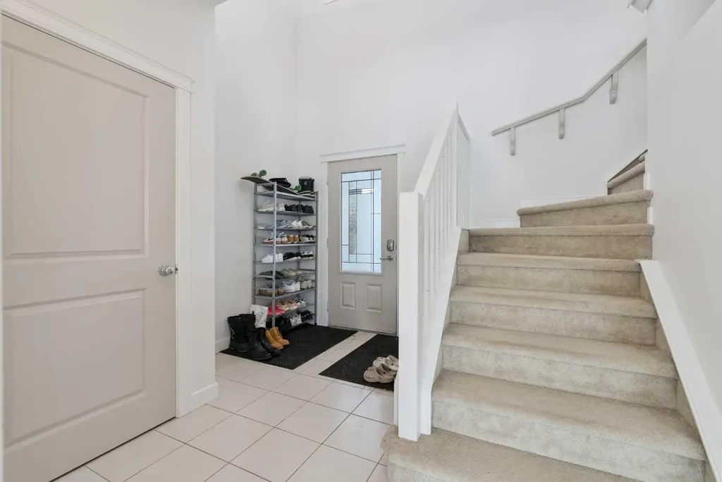 47 Everbrook Crescent SW Calgary AB T2Y 0J2