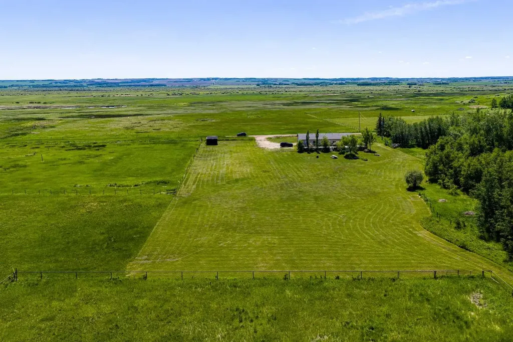 50010 733a Township Sexsmith AB T0H 3C0