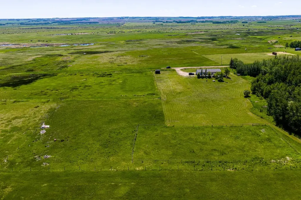50010 733a Township Sexsmith AB T0H 3C0
