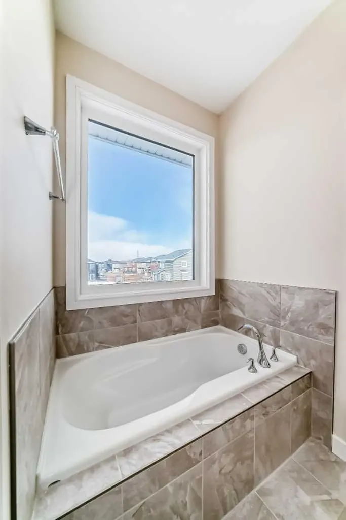 437 Redstone Grove NE Calgary AB T3N0T7