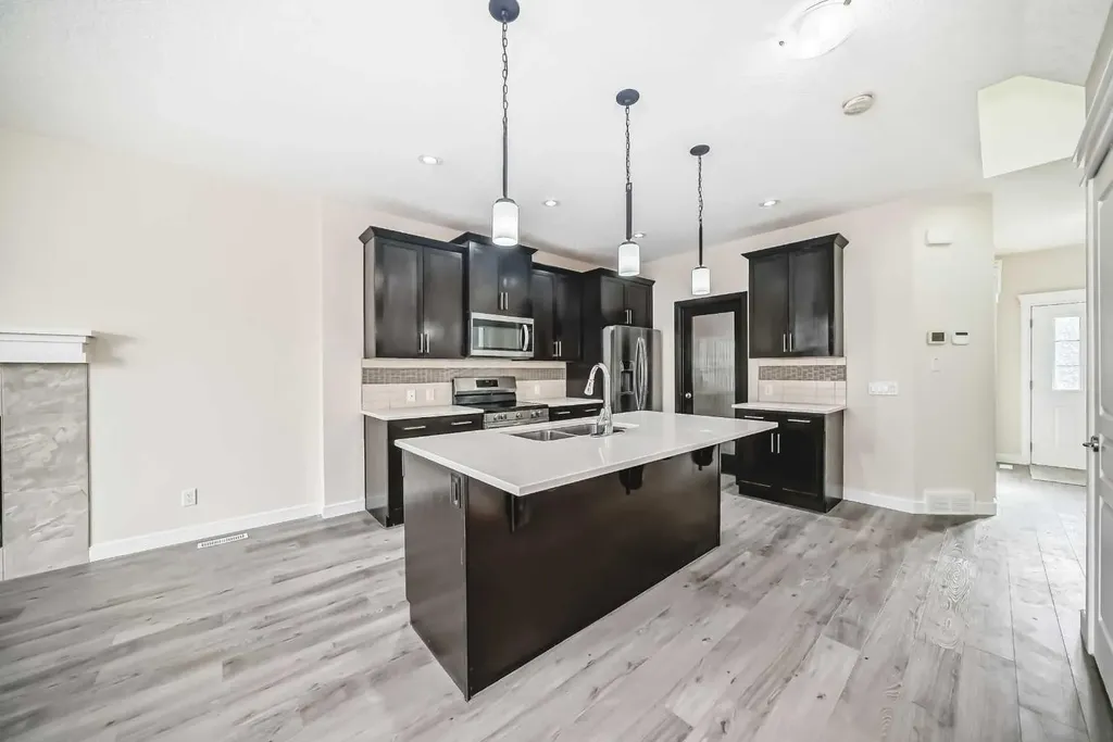 437 Redstone Grove NE Calgary AB T3N0T7
