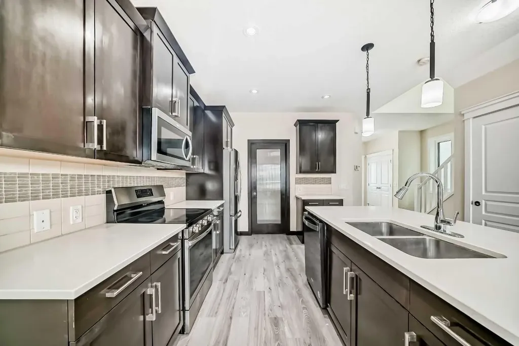 437 Redstone Grove NE Calgary AB T3N0T7