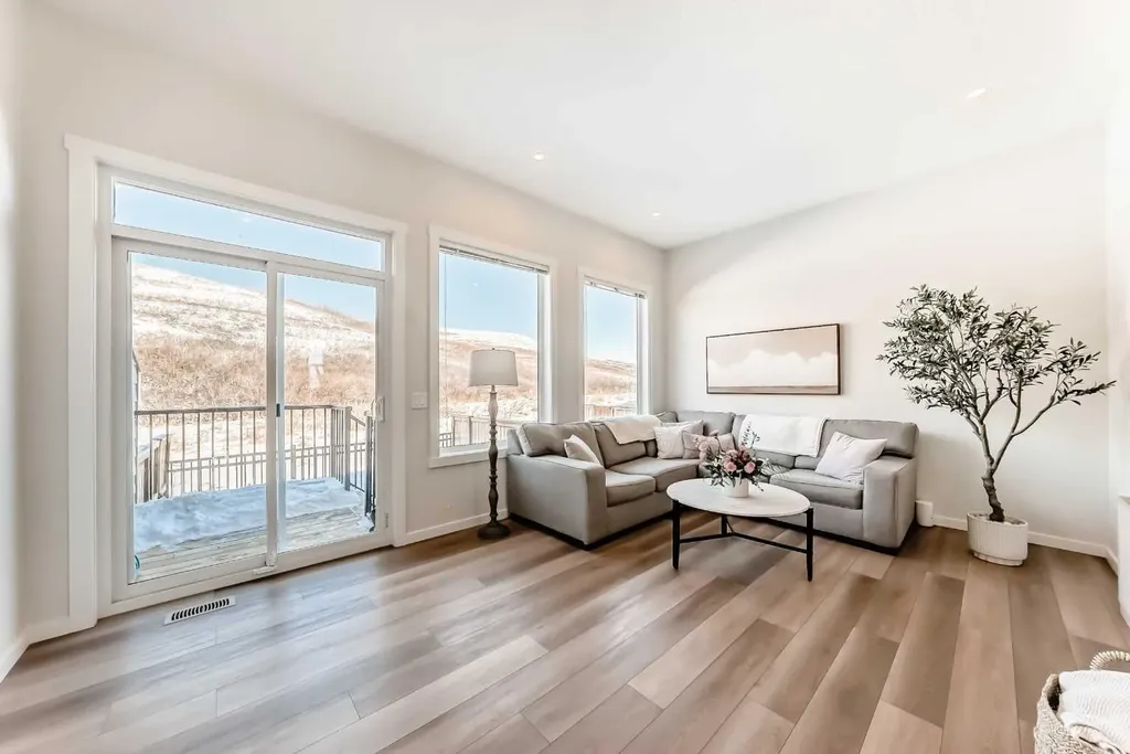 272 Cranbrook Square SE Calgary AB T3M3K8