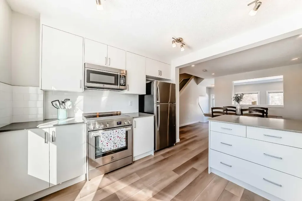272 Cranbrook Square SE Calgary AB T3M3K8