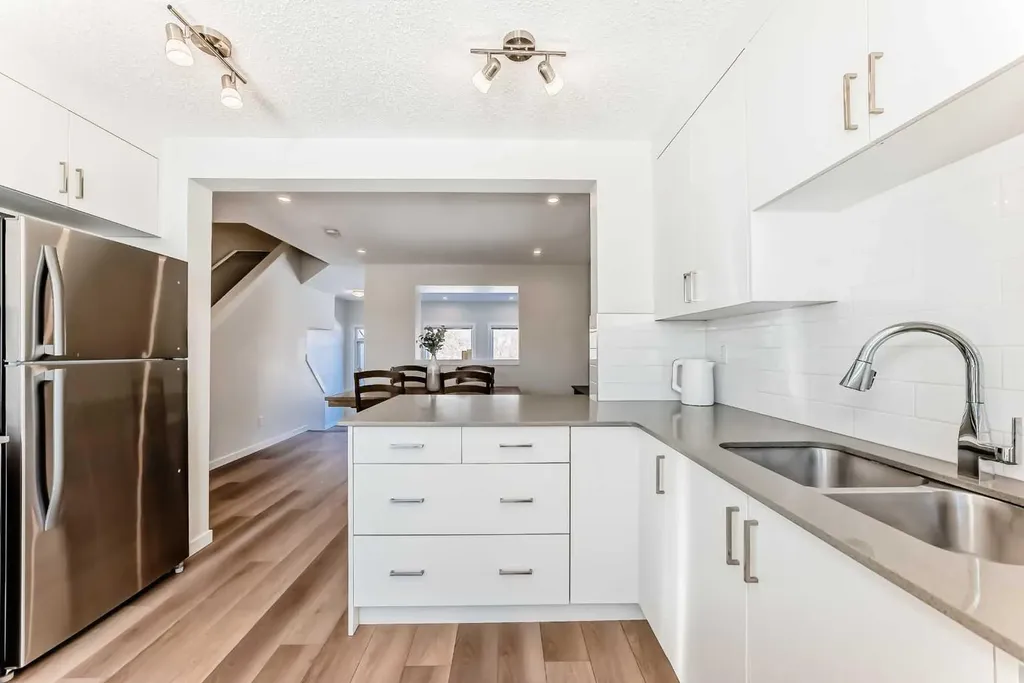 272 Cranbrook Square SE Calgary AB T3M3K8