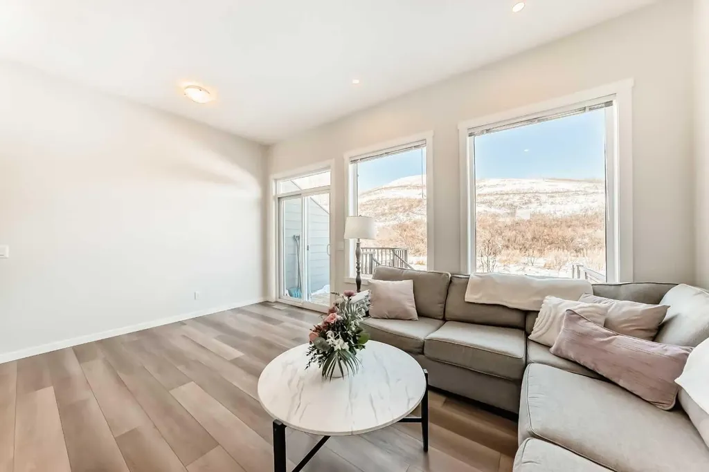 272 Cranbrook Square SE Calgary AB T3M3K8