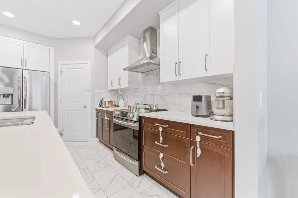 14 Belvedere Point SE Calgary AB T2A 7G1