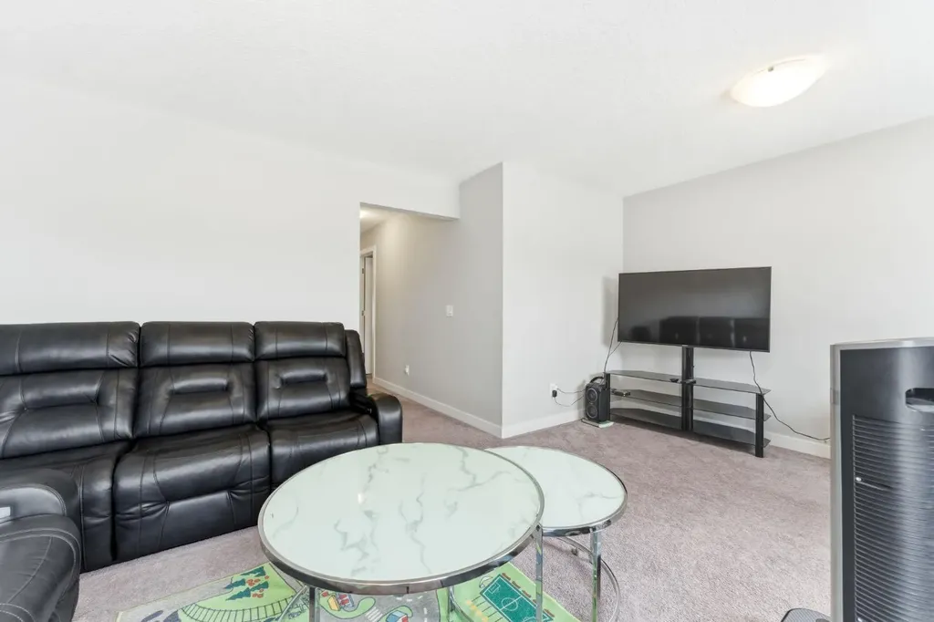 14 Belvedere Point SE Calgary AB T2A 7G1