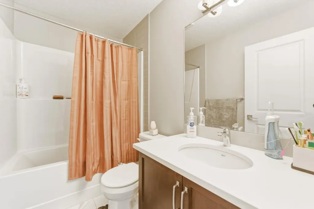 14 Belvedere Point SE Calgary AB T2A 7G1