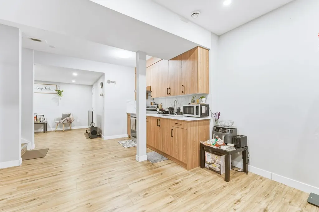 14 Belvedere Point SE Calgary AB T2A 7G1