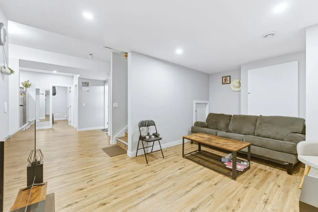 14 Belvedere Point SE Calgary AB T2A 7G1