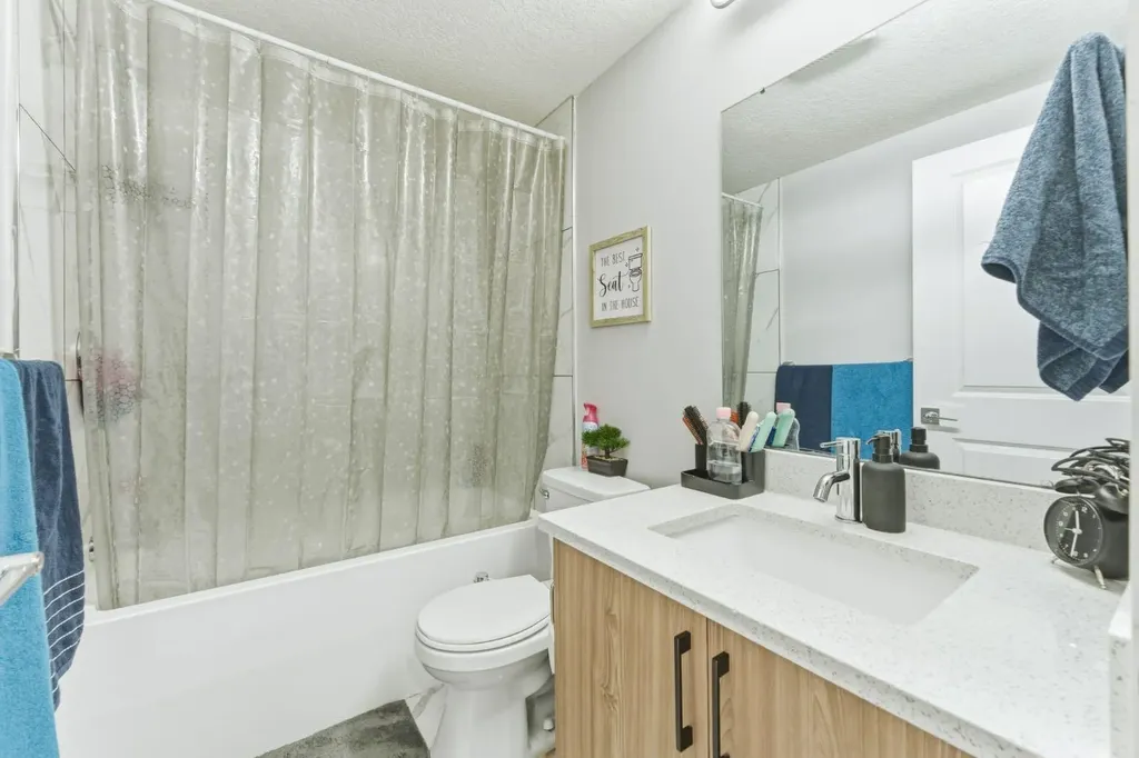 14 Belvedere Point SE Calgary AB T2A 7G1