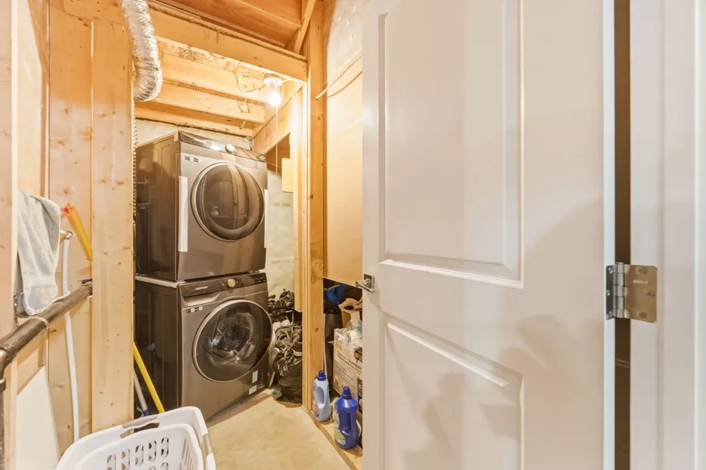 14 Belvedere Point SE Calgary AB T2A 7G1