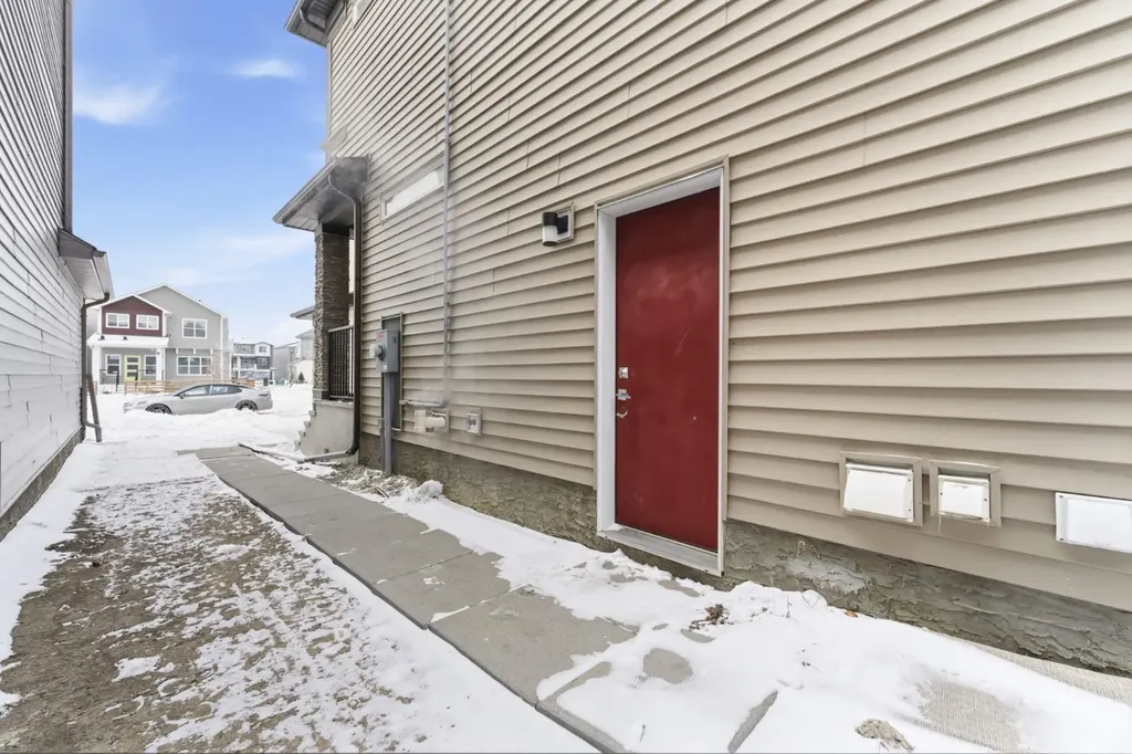 14 Belvedere Point SE Calgary AB T2A 7G1