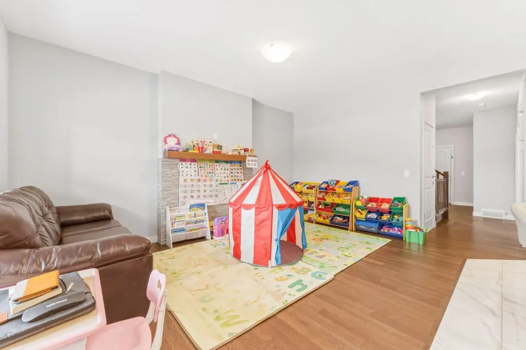 14 Belvedere Point SE Calgary AB T2A 7G1