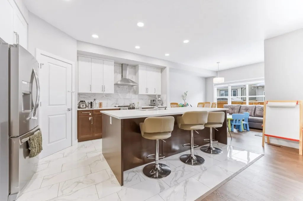 14 Belvedere Point SE Calgary AB T2A 7G1