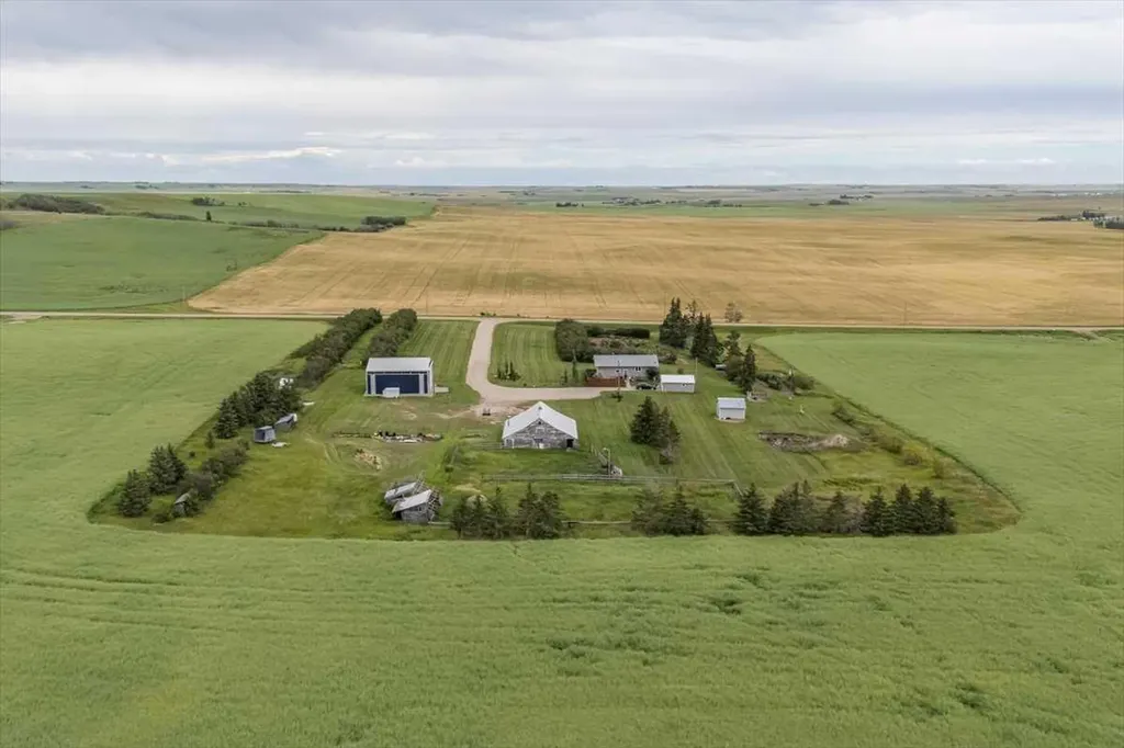 334078 Range Road 241 Rural Kneehill County AB T0M 2C0