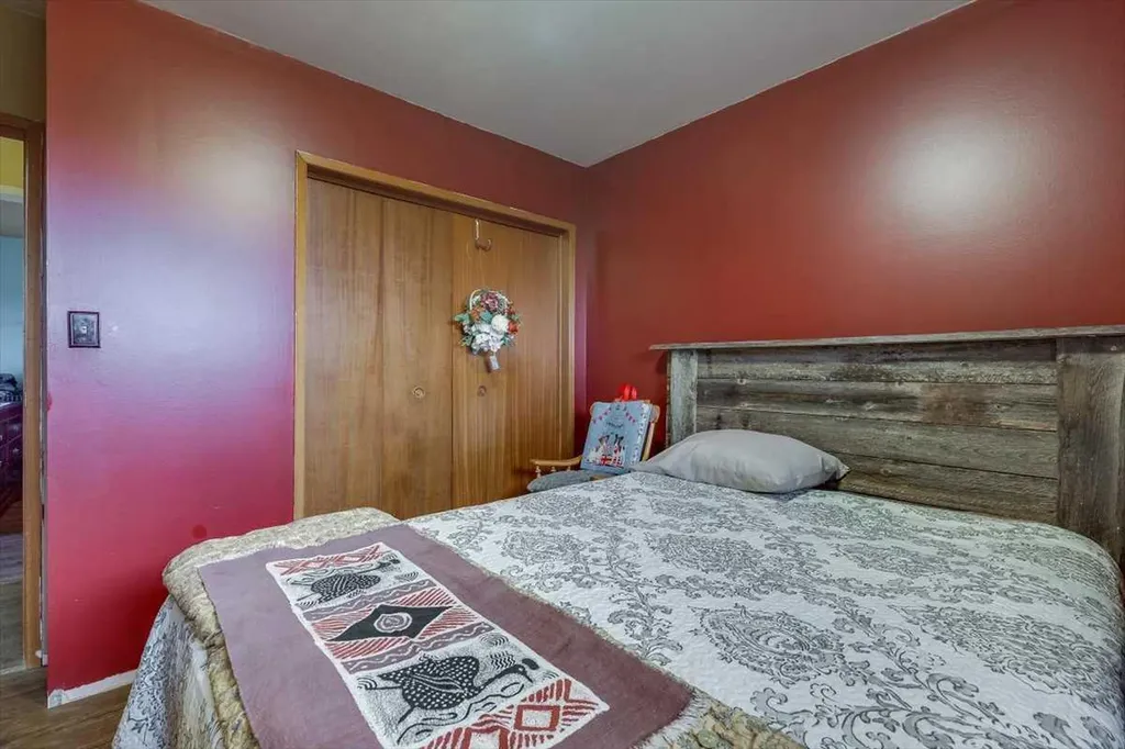 334078 Range Road 241 Rural Kneehill County AB T0M 2C0