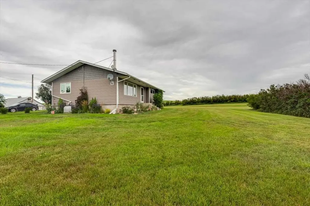 334078 Range Road 241 Rural Kneehill County AB T0M 2C0