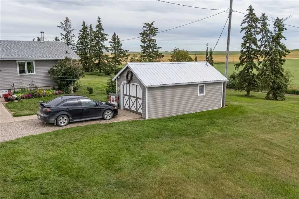 334078 Range Road 241 Rural Kneehill County AB T0M 2C0