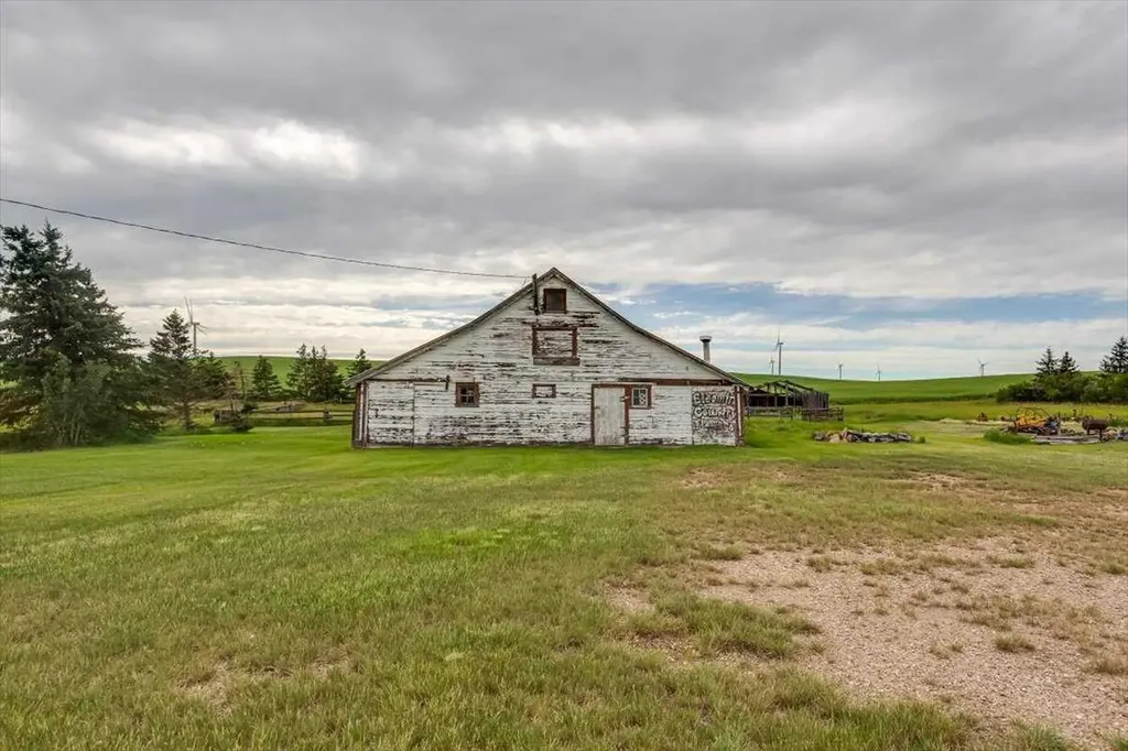 334078 Range Road 241 Rural Kneehill County AB T0M 2C0