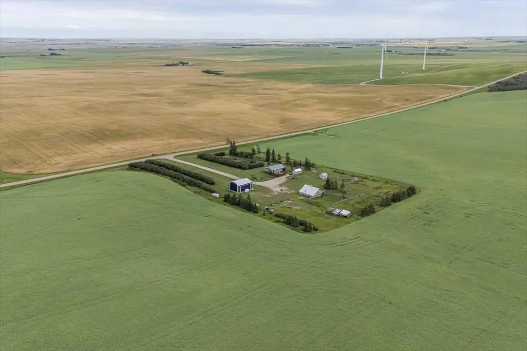 334078 Range Road 241 Rural Kneehill County AB T0M 2C0