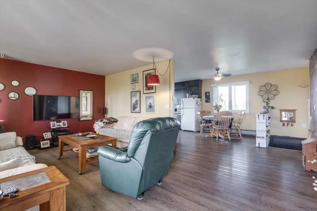 334078 Range Road 241 Rural Kneehill County AB T0M 2C0