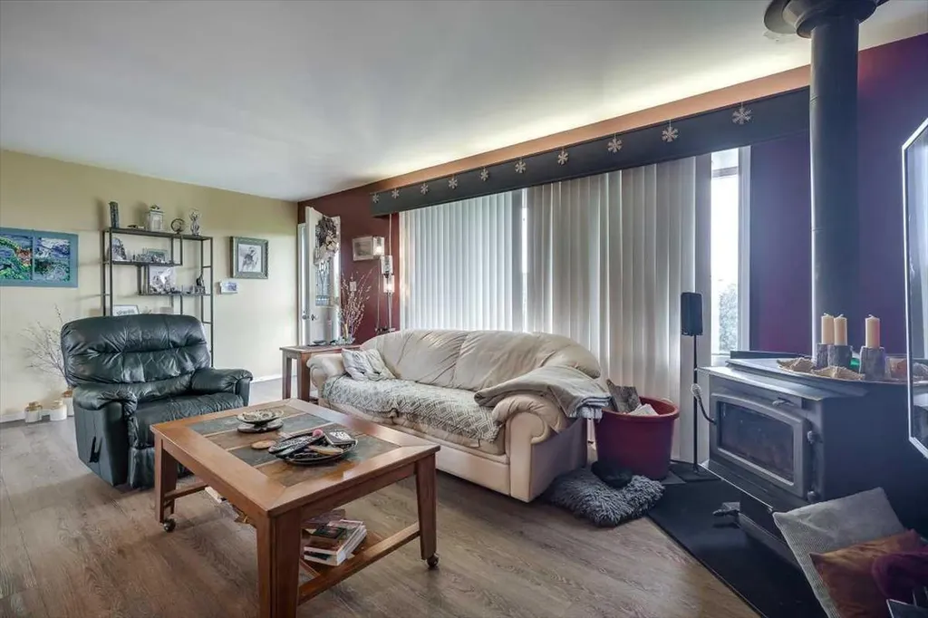 334078 Range Road 241 Rural Kneehill County AB T0M 2C0