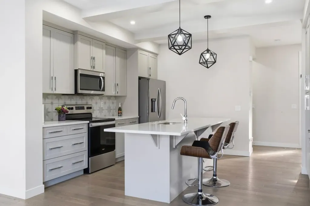 304 Creekrun Crescent SW Airdrie AB T4B5J8