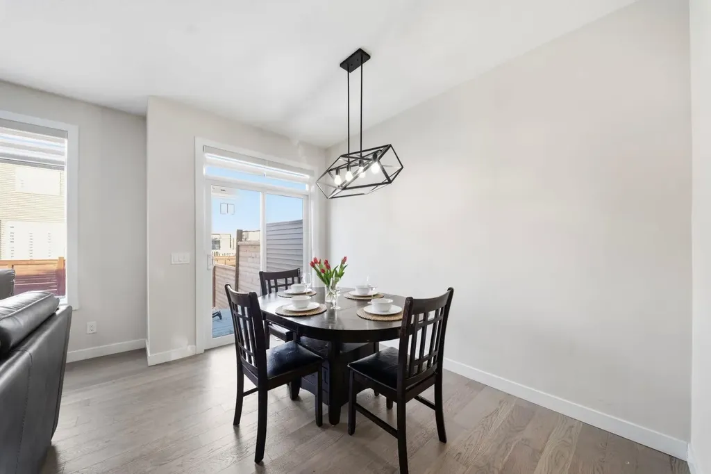 304 Creekrun Crescent SW Airdrie AB T4B5J8