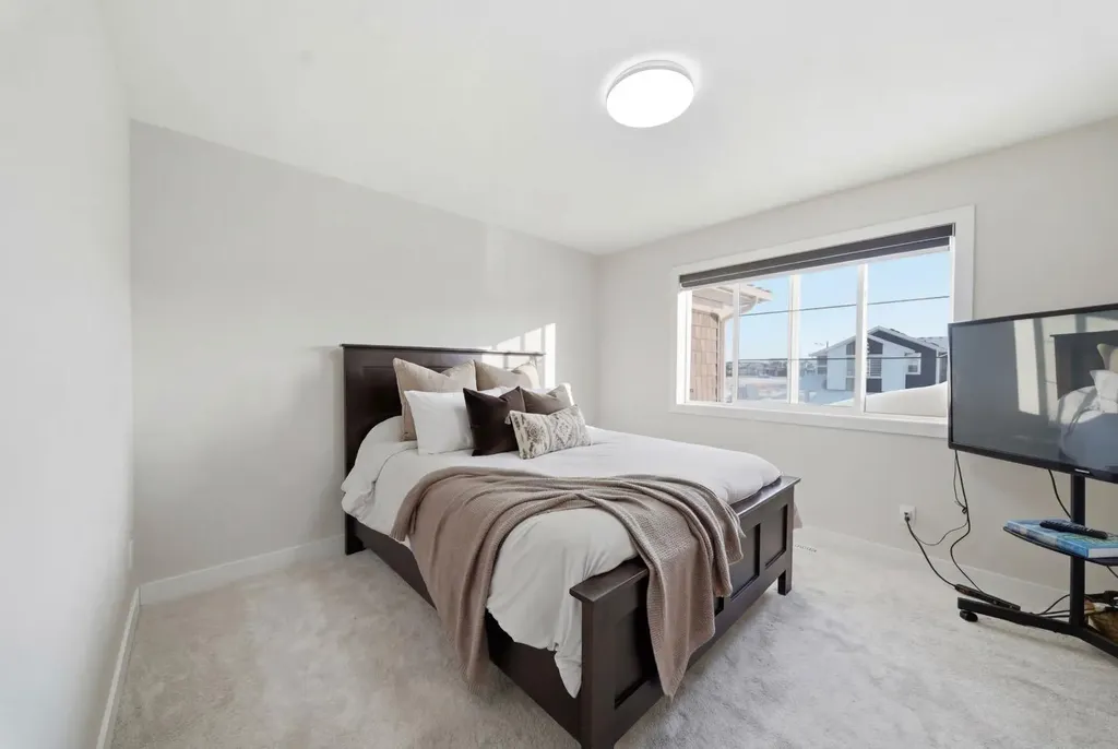 304 Creekrun Crescent SW Airdrie AB T4B5J8