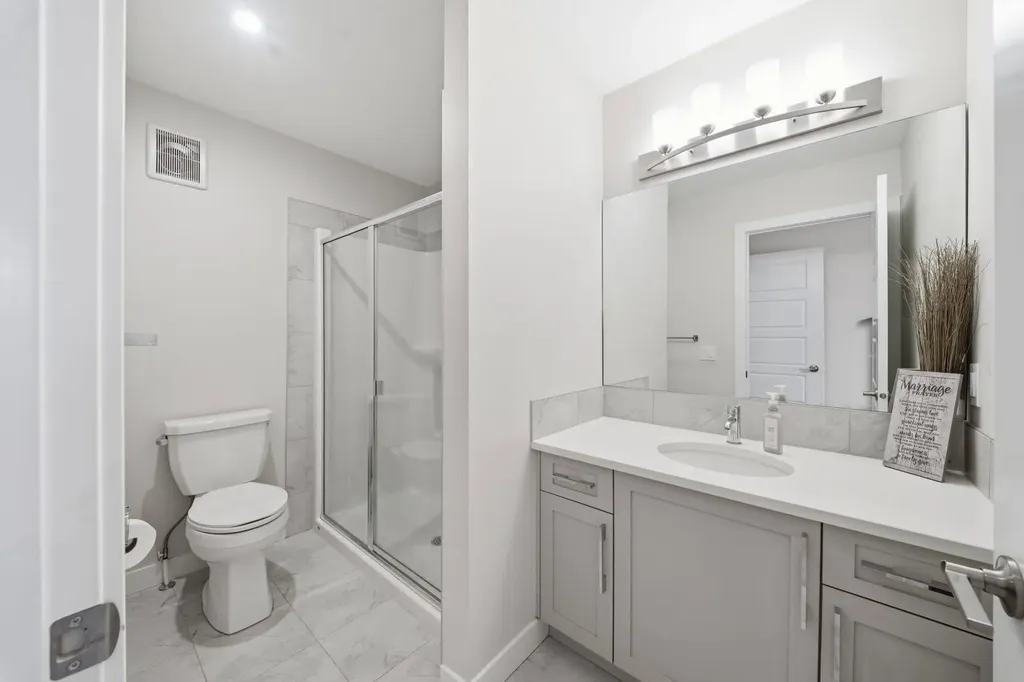 304 Creekrun Crescent SW Airdrie AB T4B5J8