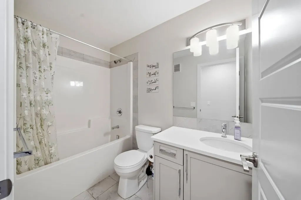 304 Creekrun Crescent SW Airdrie AB T4B5J8