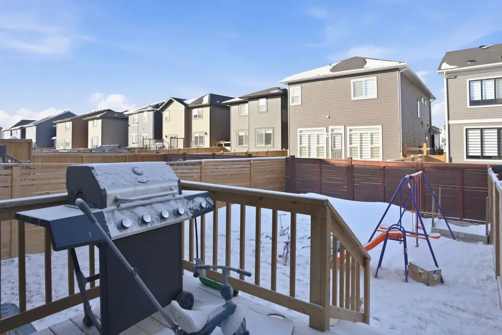 304 Creekrun Crescent SW Airdrie AB T4B5J8