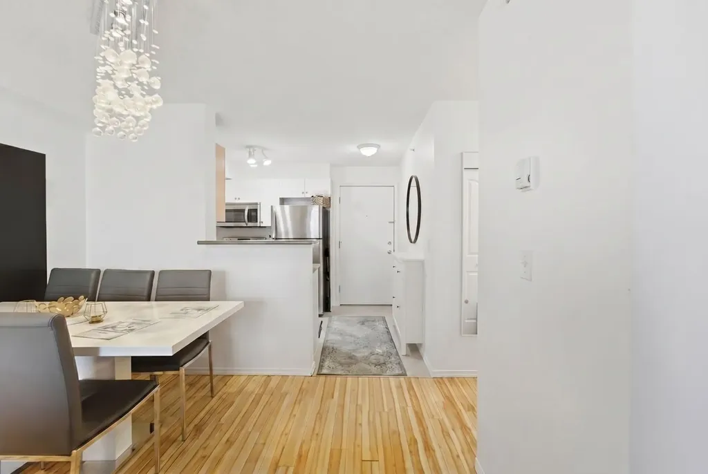 2395 Eversyde Avenue SW Calgary AB T2Y 0B4