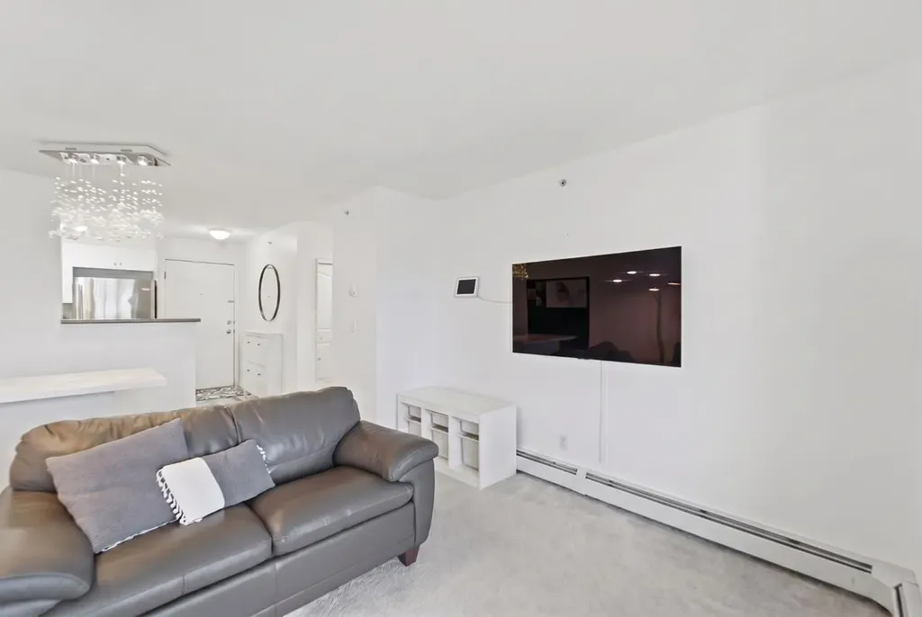 2395 Eversyde Avenue SW Calgary AB T2Y 0B4