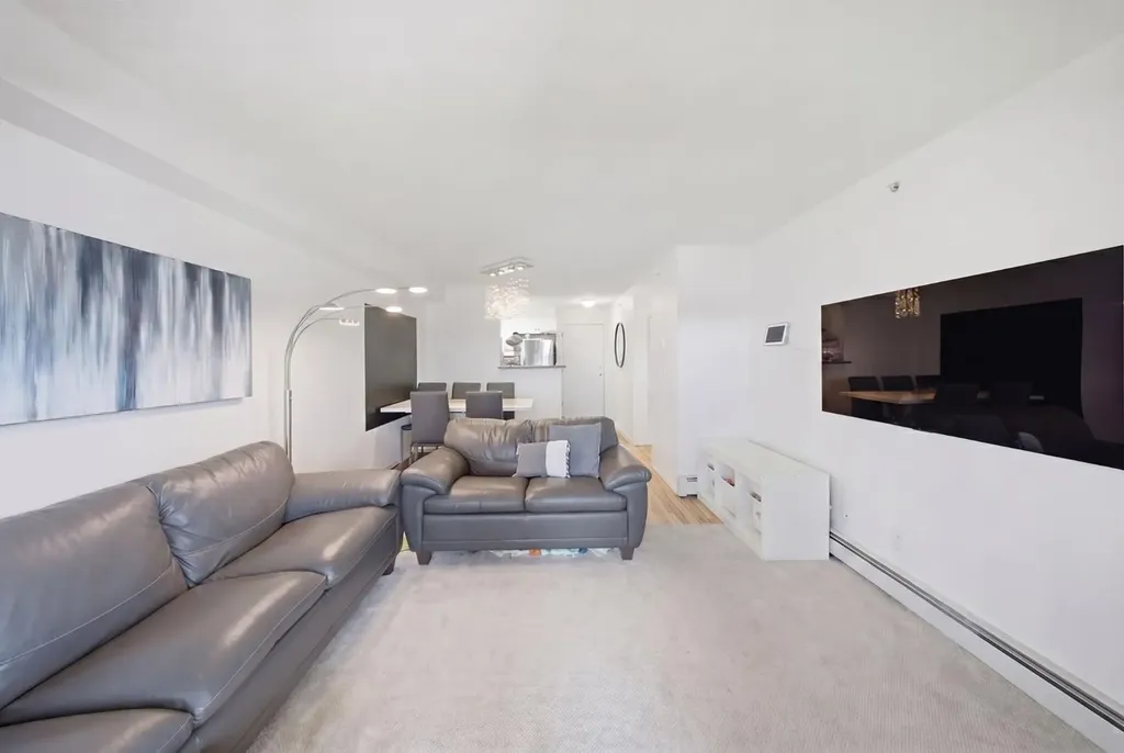 2395 Eversyde Avenue SW Calgary AB T2Y 0B4