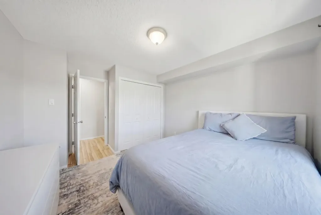 2395 Eversyde Avenue SW Calgary AB T2Y 0B4
