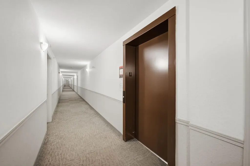 2395 Eversyde Avenue SW Calgary AB T2Y 0B4