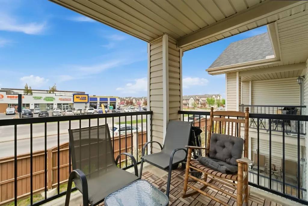 2395 Eversyde Avenue SW Calgary AB T2Y 0B4